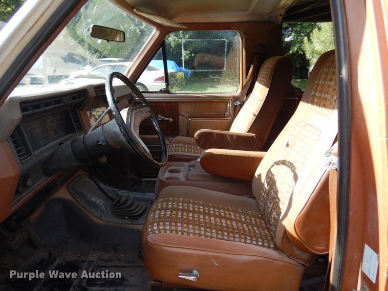 image for item DN0458 1982 Ford Bronco  SUV