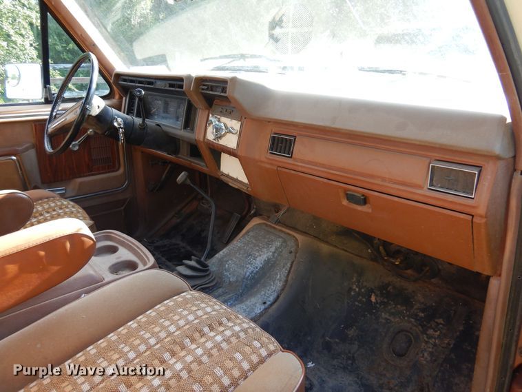 image for item DN0458 1982 Ford Bronco  SUV