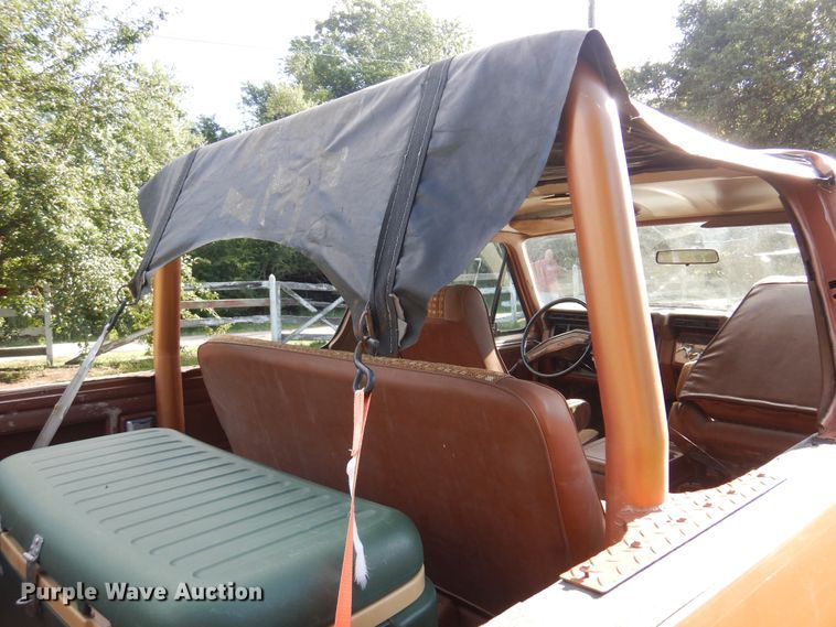 image for item DN0458 1982 Ford Bronco  SUV