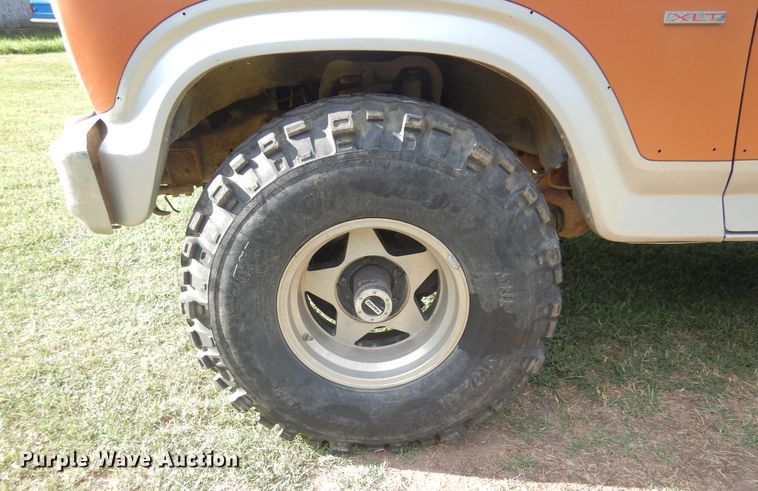 image for item DN0458 1982 Ford Bronco  SUV