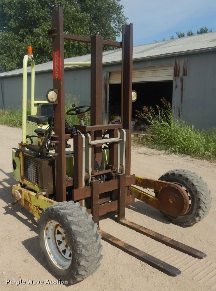 image for item DN0468 Donkey D12  forklift