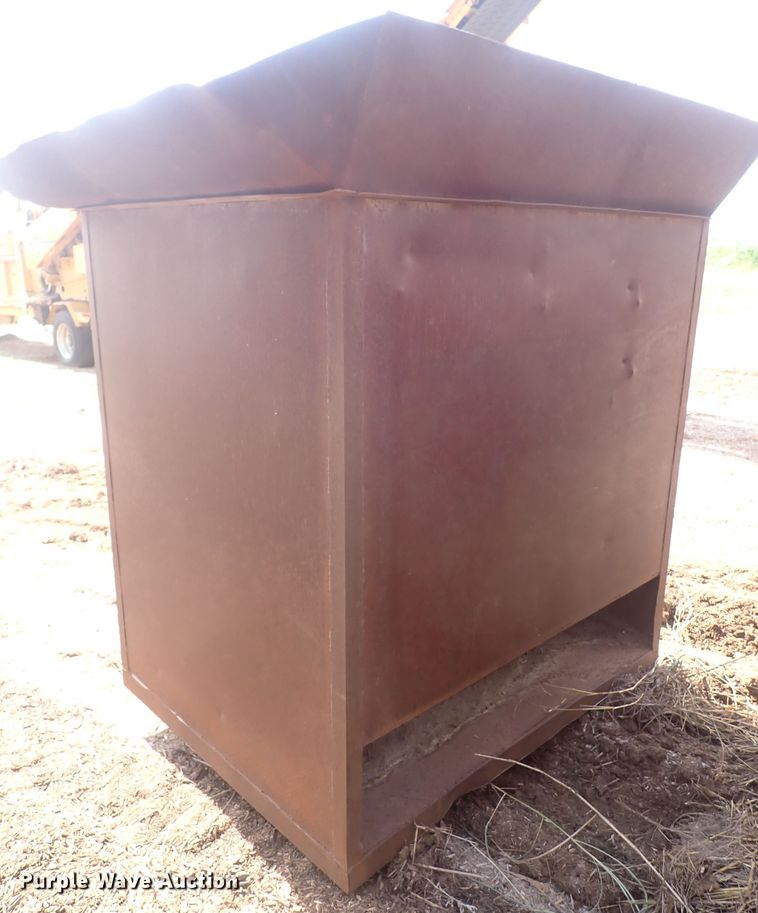 image for item DN0479 (10) metal bins