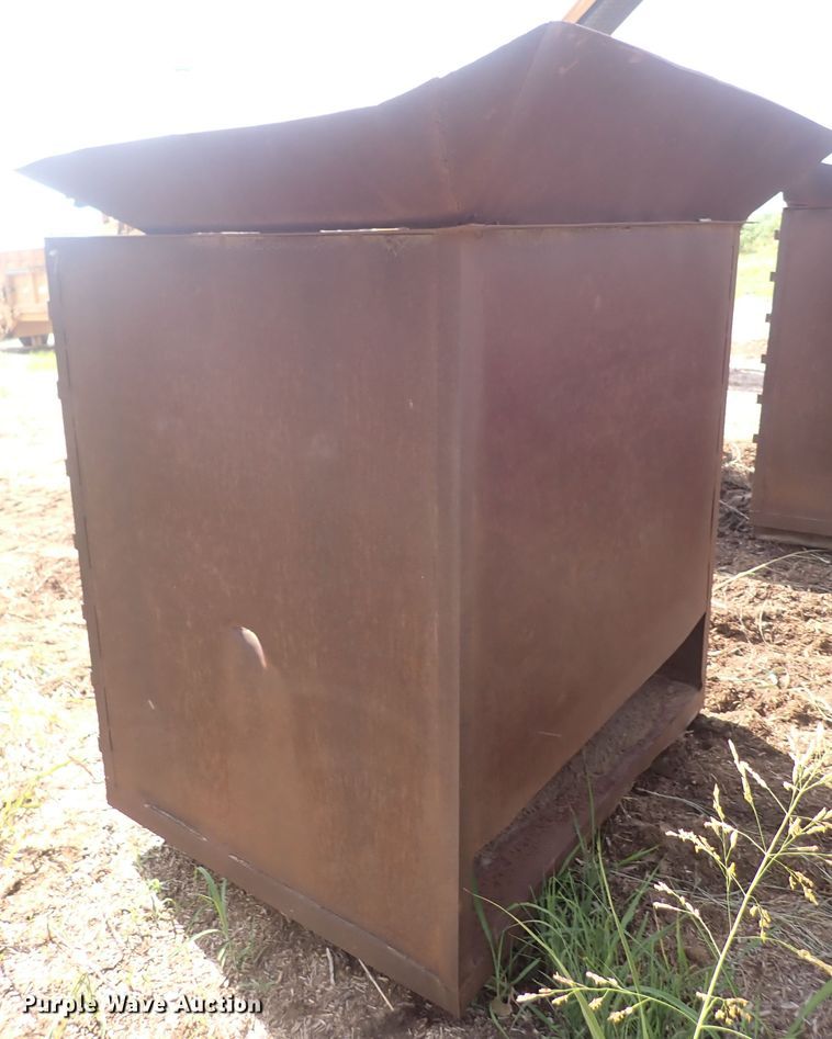 image for item DN0479 (10) metal bins