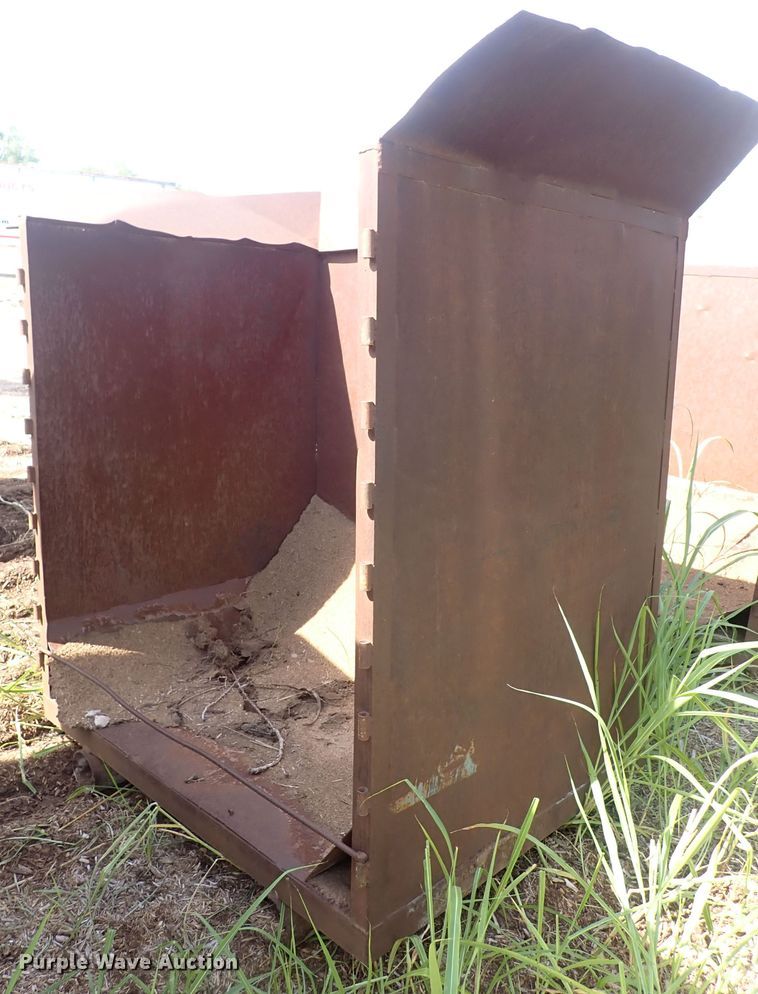 image for item DN0479 (10) metal bins