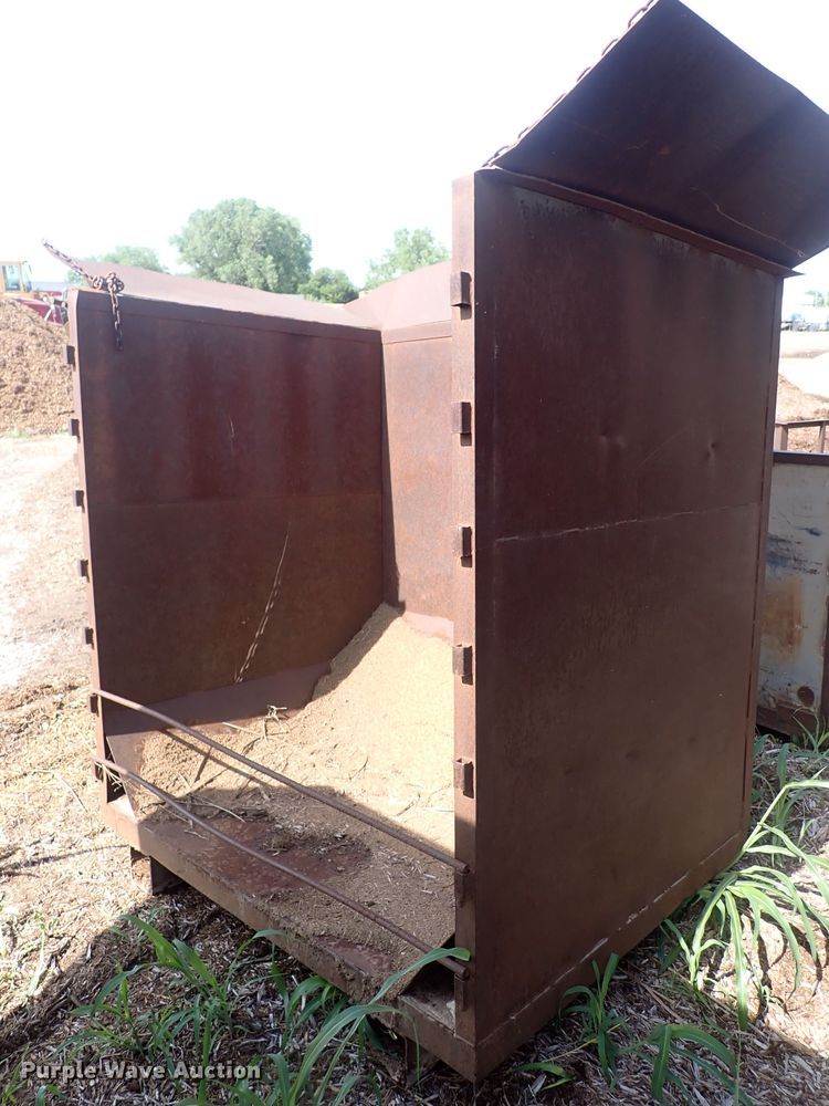 image for item DN0479 (10) metal bins