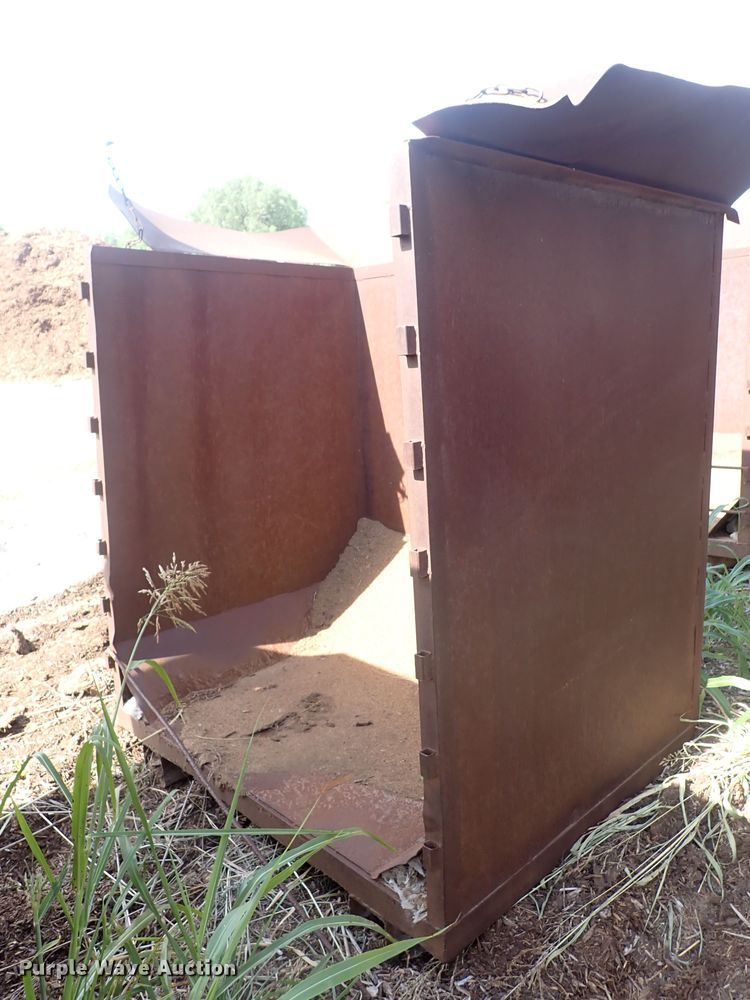 image for item DN0479 (10) metal bins