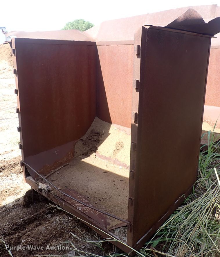 image for item DN0479 (10) metal bins