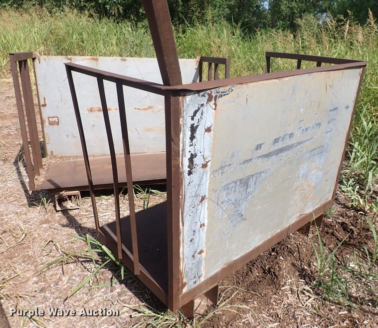 image for item DN0480 (5) metal bins