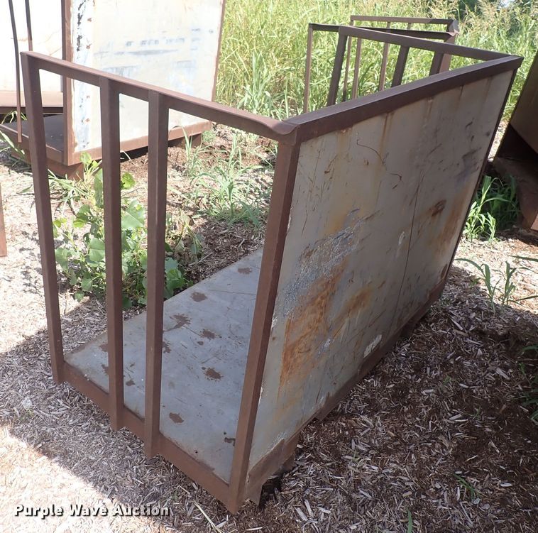 image for item DN0480 (5) metal bins