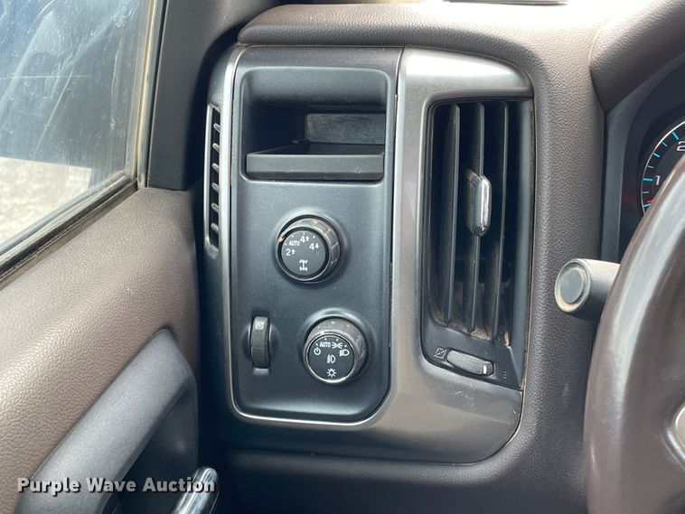 image for item DN5011 2015 Chevrolet Silverado 1500  Double Cab pickup truck