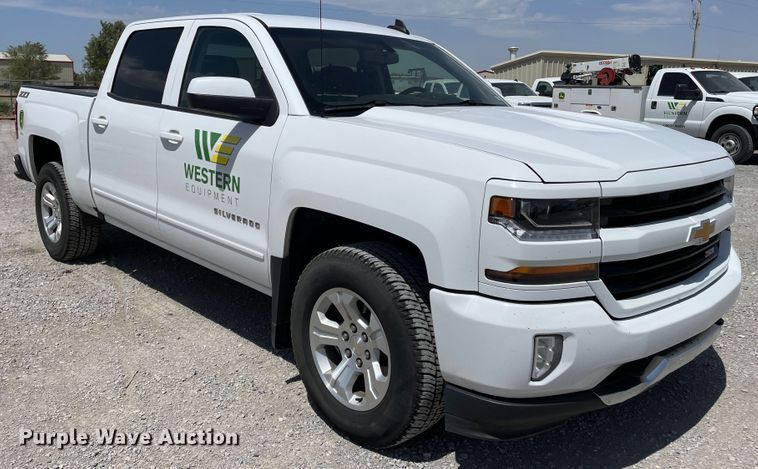 image for item DN5072 2017 Chevrolet Silverado 1500  Crew Cab pickup truck