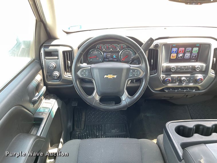 image for item DN5072 2017 Chevrolet Silverado 1500  Crew Cab pickup truck