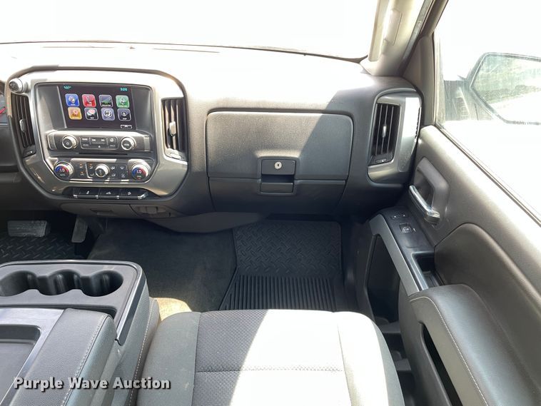 image for item DN5072 2017 Chevrolet Silverado 1500  Crew Cab pickup truck