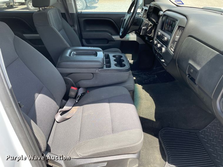 image for item DN5072 2017 Chevrolet Silverado 1500  Crew Cab pickup truck