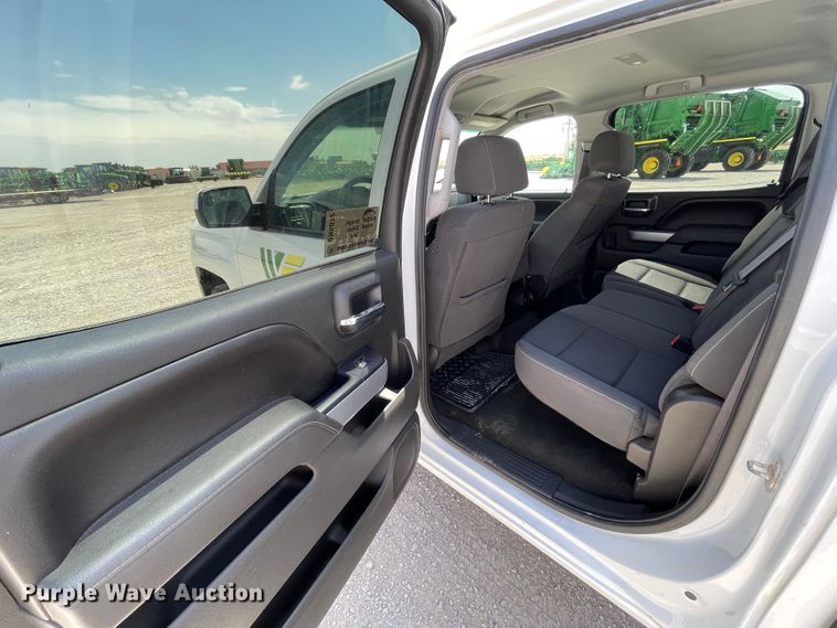 image for item DN5072 2017 Chevrolet Silverado 1500  Crew Cab pickup truck