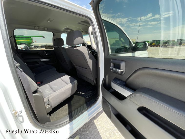 image for item DN5072 2017 Chevrolet Silverado 1500  Crew Cab pickup truck