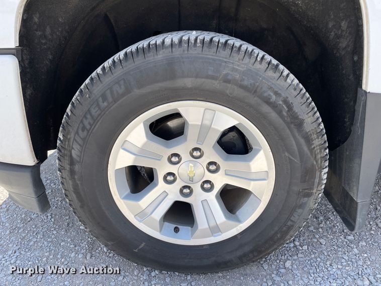 image for item DN5072 2017 Chevrolet Silverado 1500  Crew Cab pickup truck