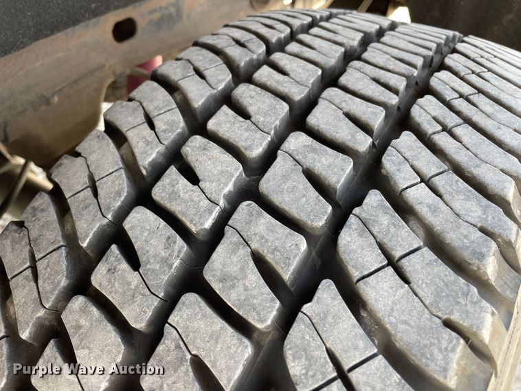 image for item DN5072 2017 Chevrolet Silverado 1500  Crew Cab pickup truck