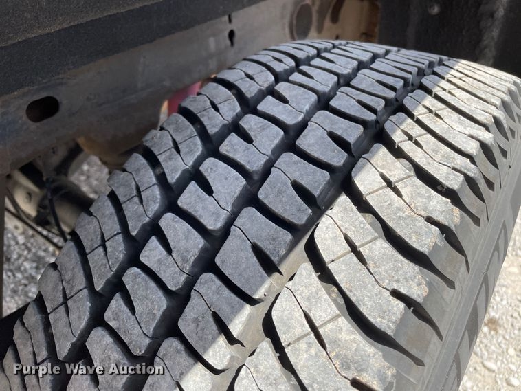 image for item DN5072 2017 Chevrolet Silverado 1500  Crew Cab pickup truck