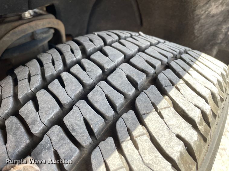 image for item DN5072 2017 Chevrolet Silverado 1500  Crew Cab pickup truck