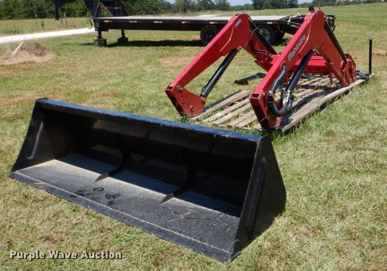 image for item DO1431 Mahindra 9125CL  loader