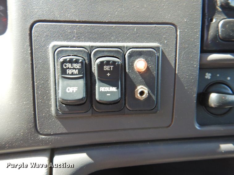 image for item DP4394 2001 Ford F650  dump truck