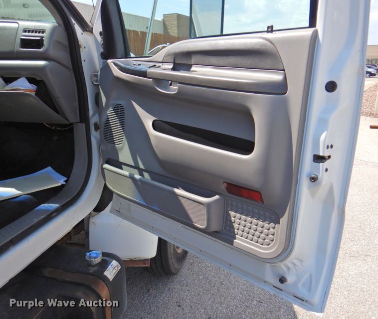 image for item DP4394 2001 Ford F650  dump truck