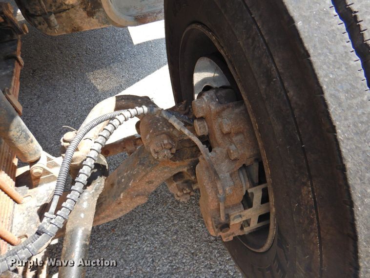 image for item DP4394 2001 Ford F650  dump truck