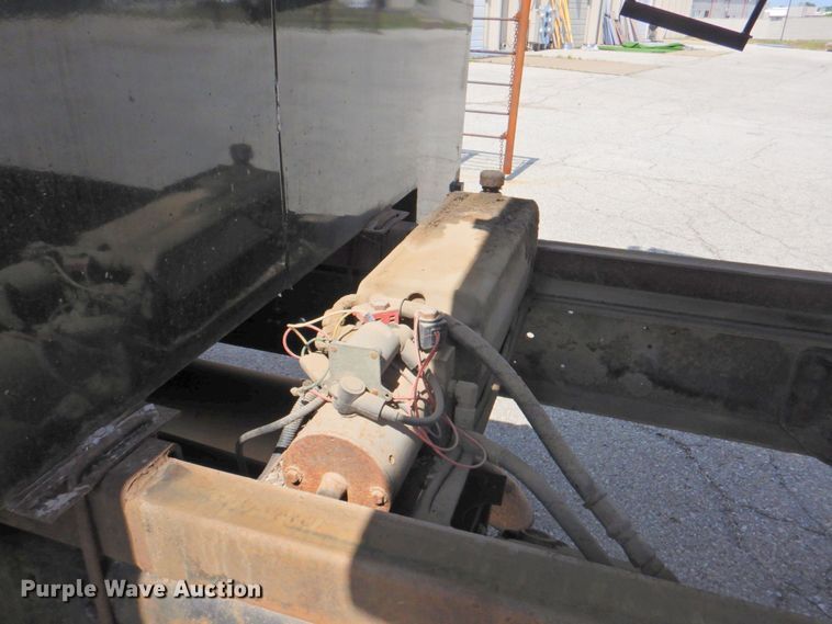 image for item DP4394 2001 Ford F650  dump truck