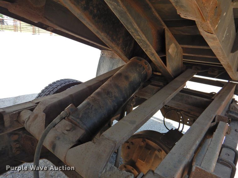 image for item DP4394 2001 Ford F650  dump truck