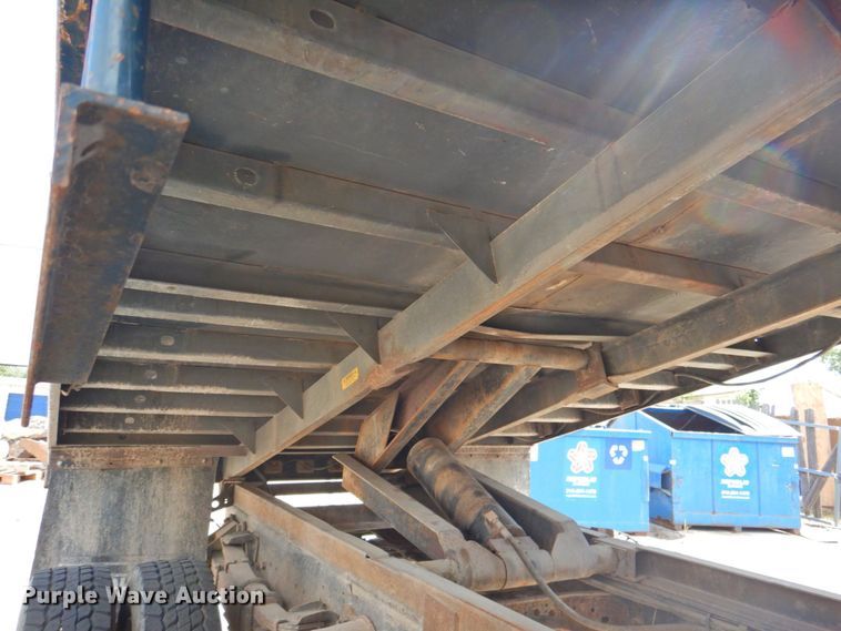 image for item DP4394 2001 Ford F650  dump truck