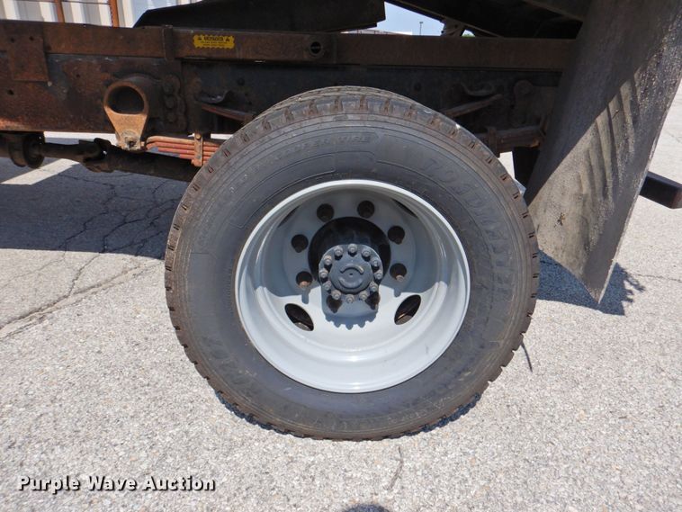 image for item DP4394 2001 Ford F650  dump truck