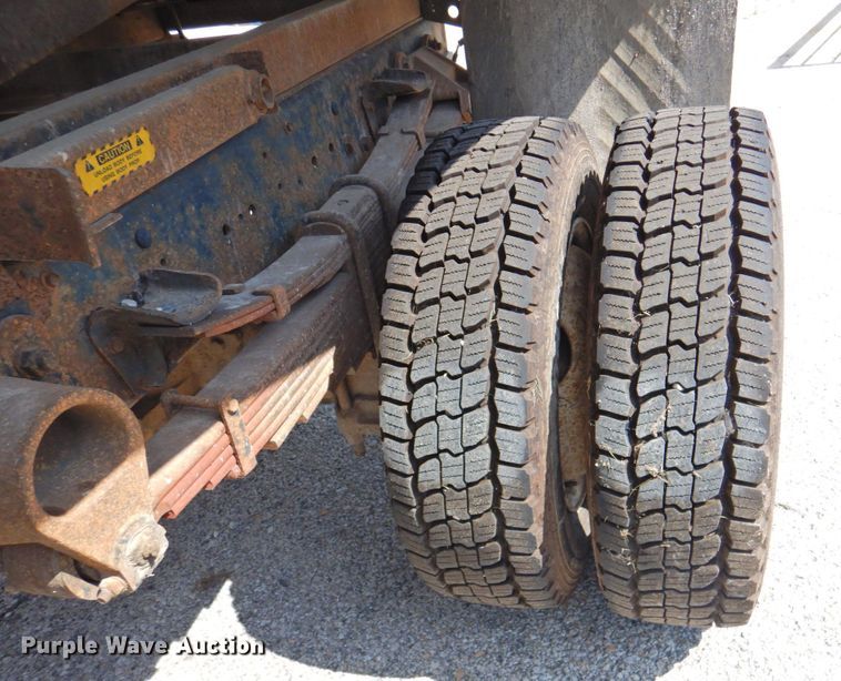 image for item DP4394 2001 Ford F650  dump truck