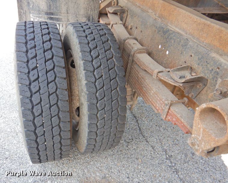 image for item DP4394 2001 Ford F650  dump truck