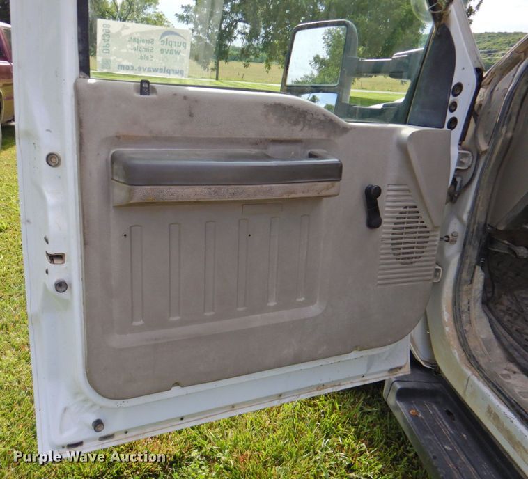 image for item DP4398 2008 Ford F550 Super Duty  truck cab and chassis