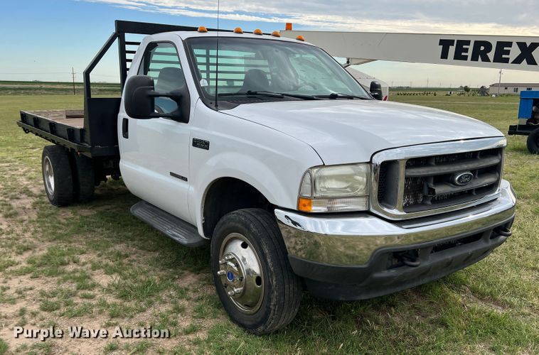 image for item DS8396 2002 Ford F550  flatbed truck
