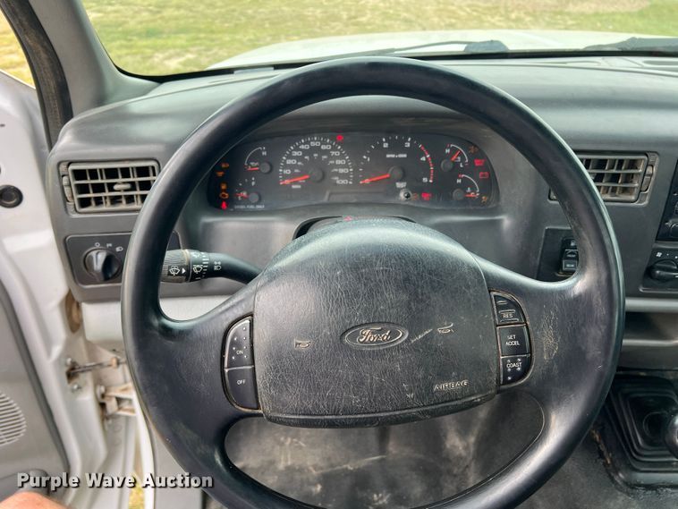 image for item DS8396 2002 Ford F550  flatbed truck