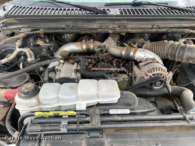 image for item DS8396 2002 Ford F550  flatbed truck