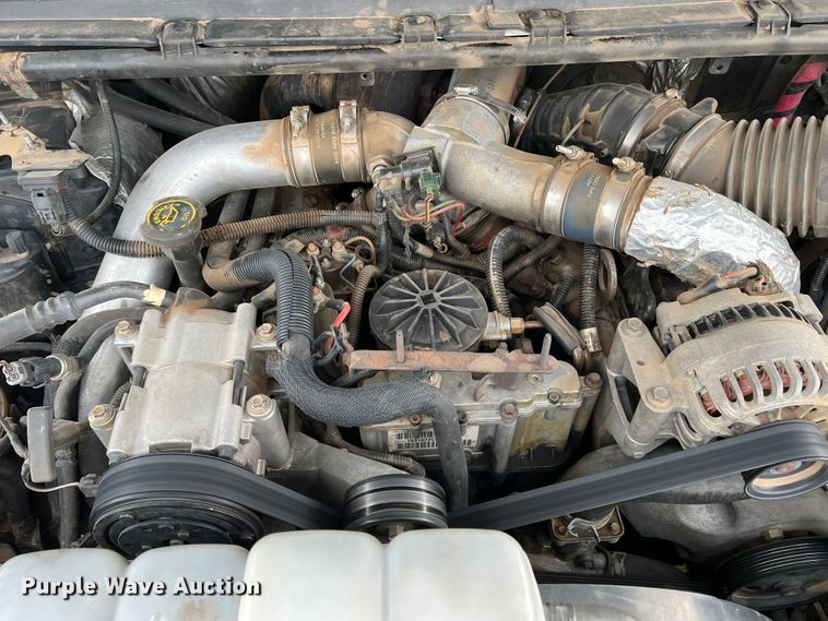 image for item DS8396 2002 Ford F550  flatbed truck