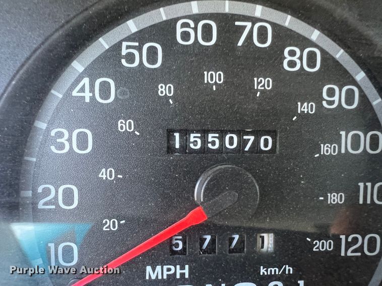image for item DS8414 2004 Ford Crown Victoria