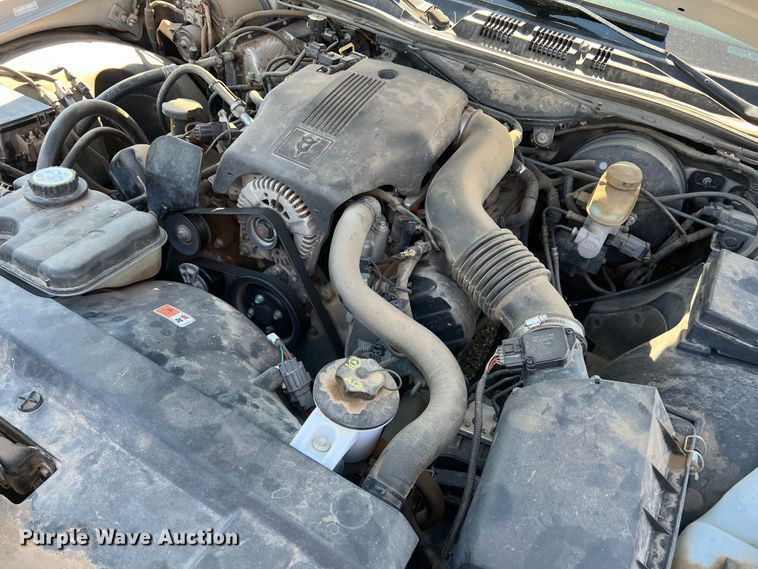 image for item DS8414 2004 Ford Crown Victoria