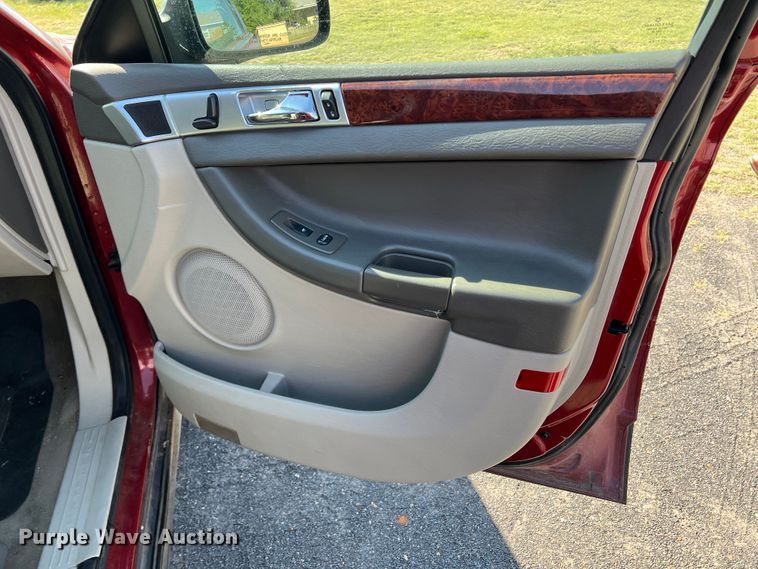 image for item DS8415 2007 Chrysler Pacifica  SUV