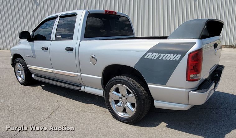 image for item HF9350 2005 Dodge Ram 1500  Quad Cab pickup truck