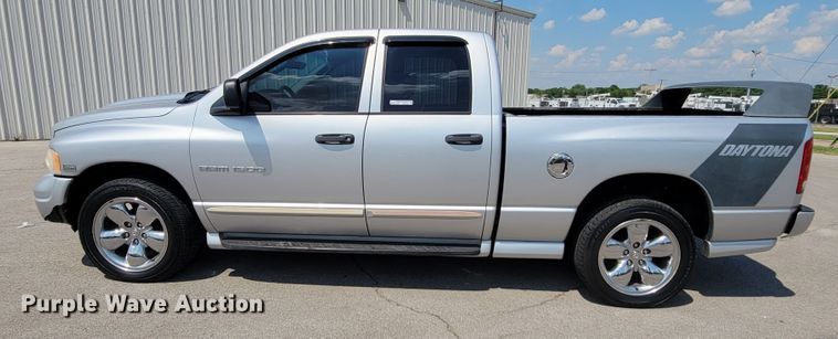 image for item HF9350 2005 Dodge Ram 1500  Quad Cab pickup truck