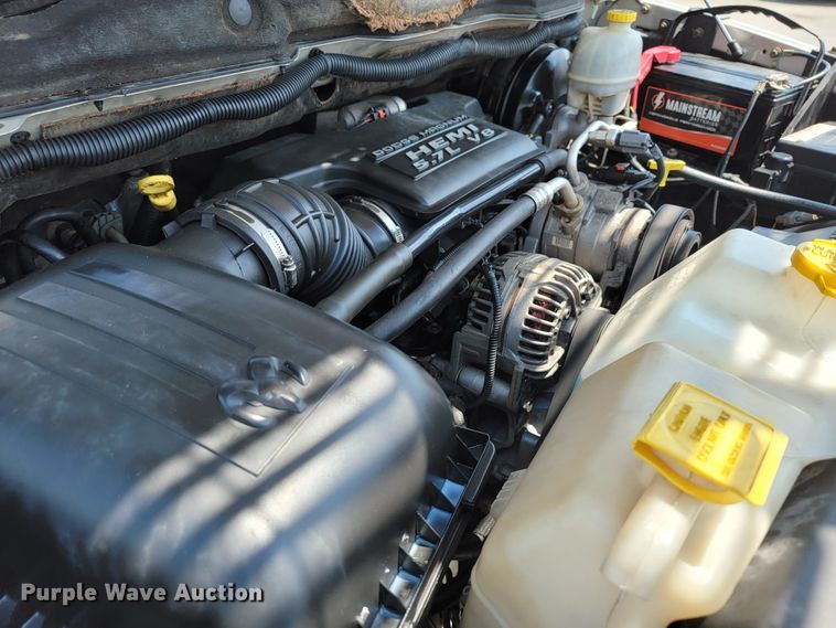 image for item HF9350 2005 Dodge Ram 1500  Quad Cab pickup truck