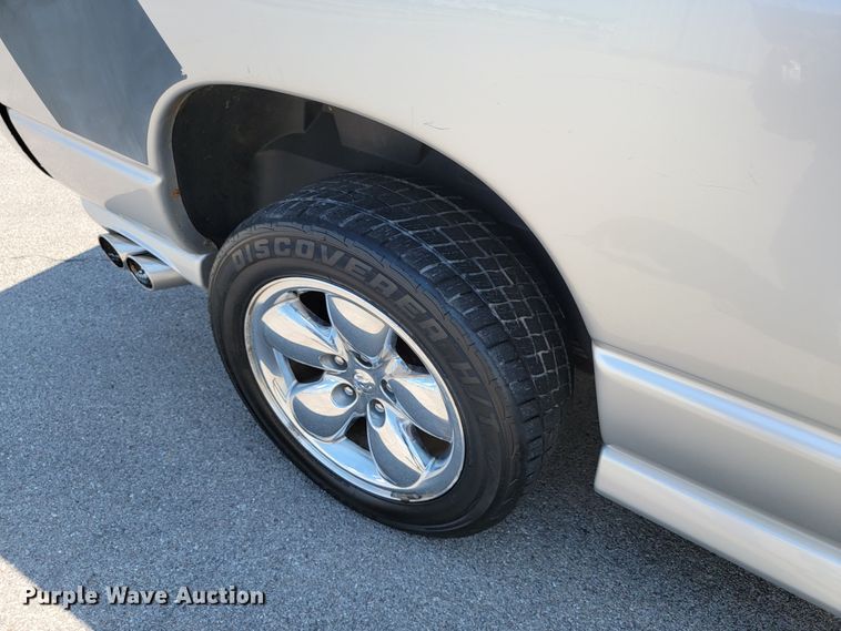 image for item HF9350 2005 Dodge Ram 1500  Quad Cab pickup truck