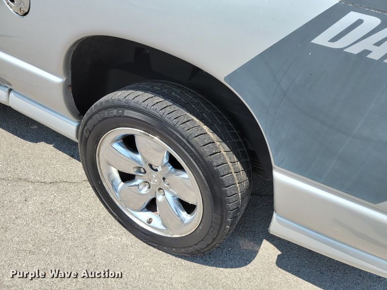 image for item HF9350 2005 Dodge Ram 1500  Quad Cab pickup truck