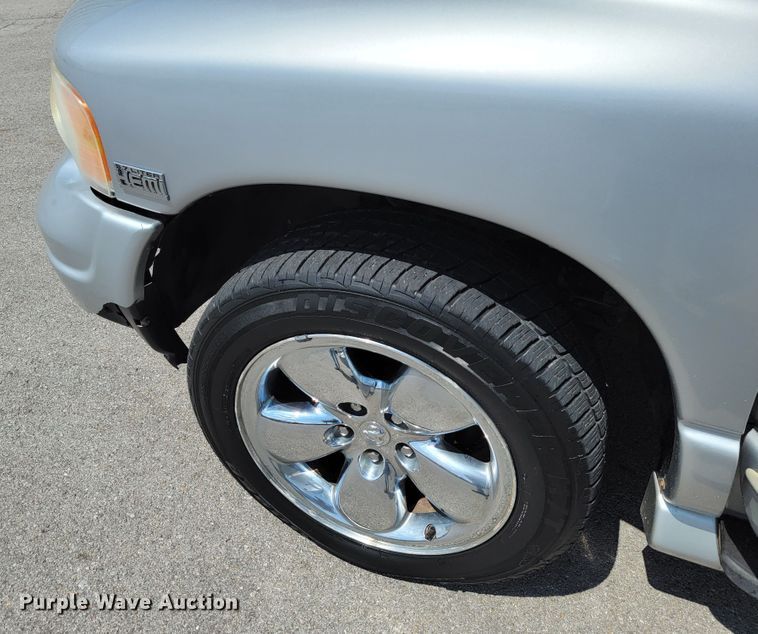 image for item HF9350 2005 Dodge Ram 1500  Quad Cab pickup truck