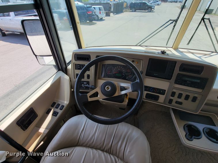 image for item HF9351 2005 Itasca Suncruiser  RV