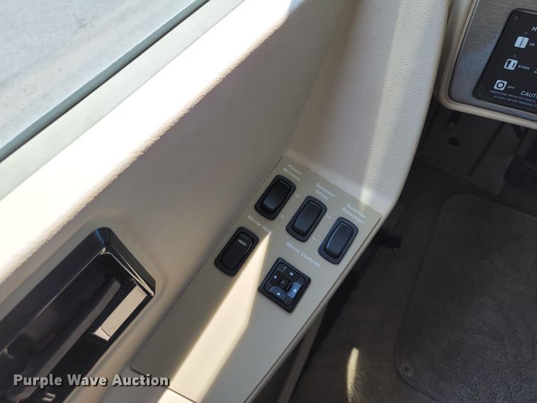 image for item HF9351 2005 Itasca Suncruiser  RV